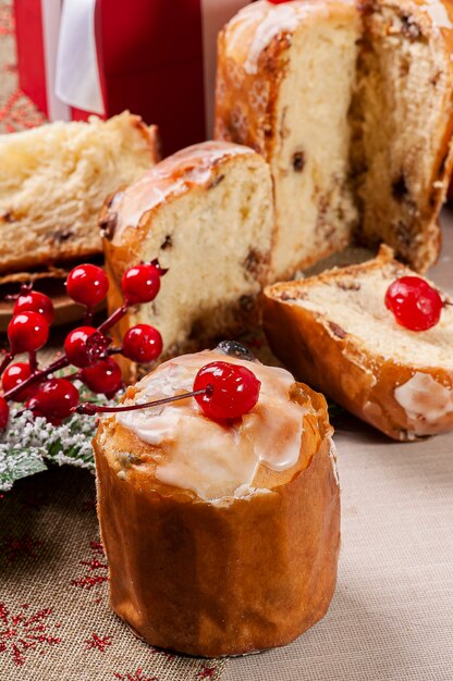 Deliciosa sobremesa de natal, mini panetone caseiro com frutas