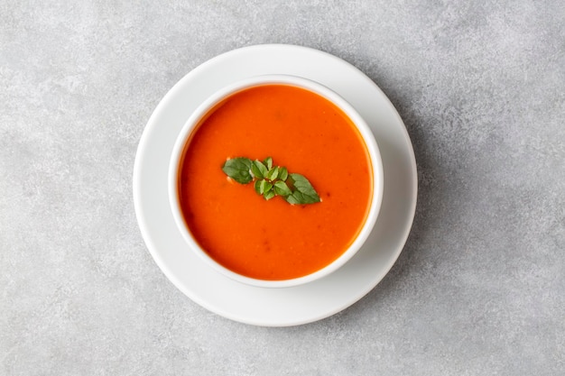 Deliciosa sopa de tomate con nombre turco Domates corbasi