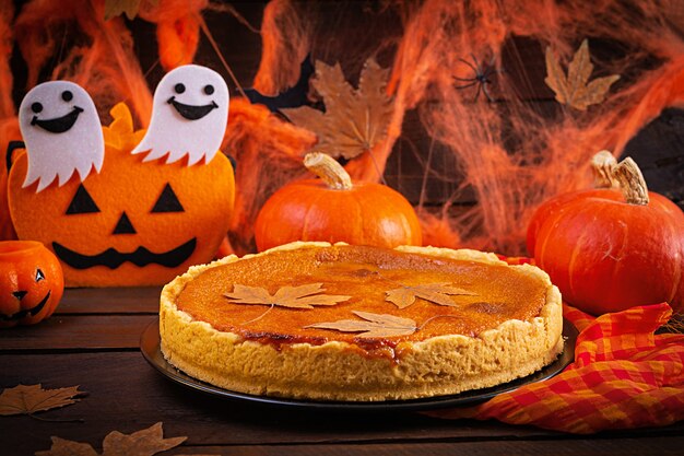 Deliciosa tarta de calabaza en bandeja