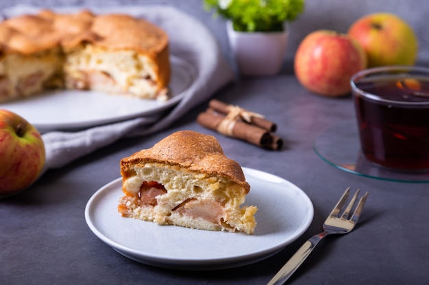 Deliciosa tarta de manzana con canela