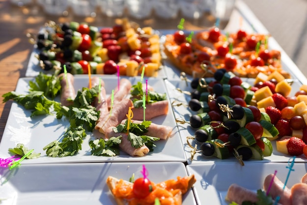 deliciosa variedade de lanches no banquete no evento