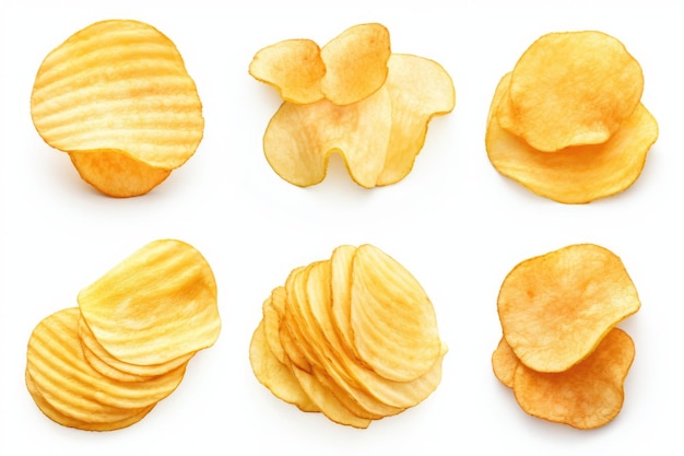 Deliciosas batatas fritas agrupadas separadamente em branco