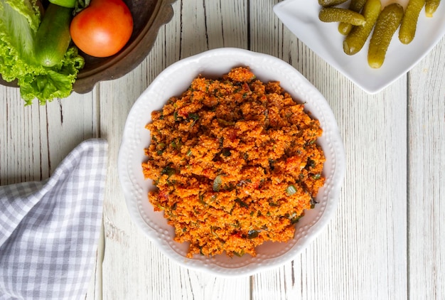 Las deliciosas comidas tradicionales turcas bulgur ensalada kisir