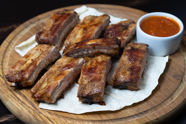 Deliciosas costillas con salsa