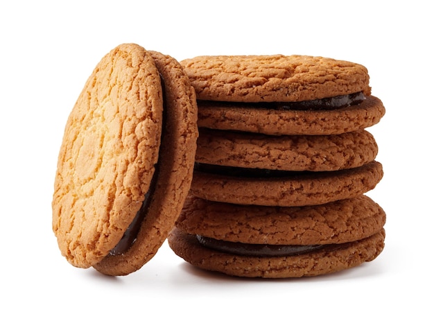 Deliciosas galletas caseras apiladas con relleno de chocolate cremoso listas para la indulgencia y el intercambio