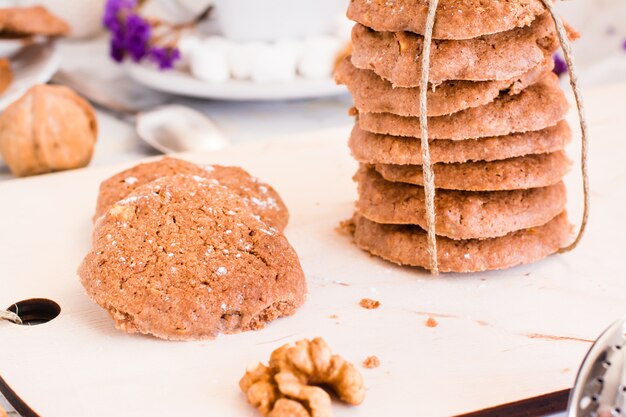 Deliciosas galletas caseras con chocolate y nueces