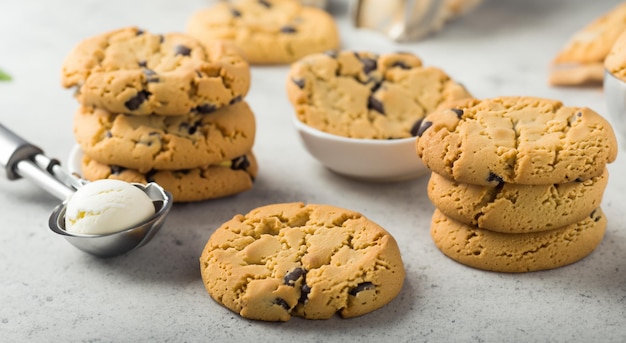 Deliciosas galletas con chips recién hechas