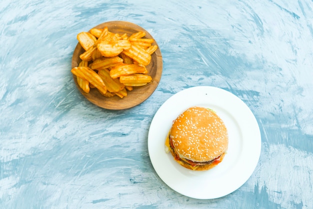 Deliciosas hamburguesas a la parrilla a domicilio COMIDA