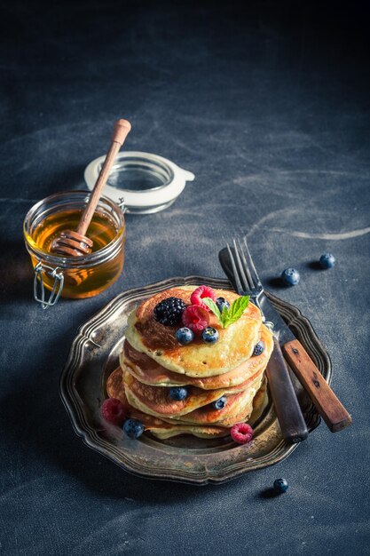 Deliciosas panquecas americanas no café da manhã