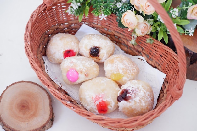 deliciosas rosquillas llenas de sabor como fondo