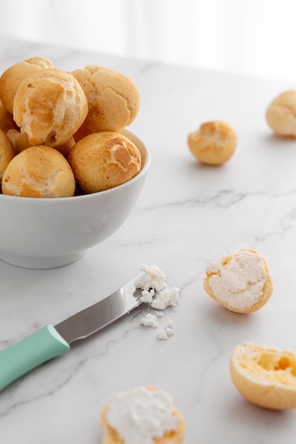 Foto delicioso arranjo de pão de queijo