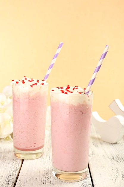 Delicioso batido en la mesa