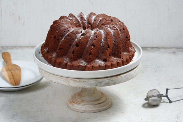 Delicioso bolo de chocolate na mesa