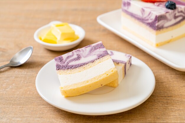 Foto delicioso bolo de iogurte de mirtilo no prato
