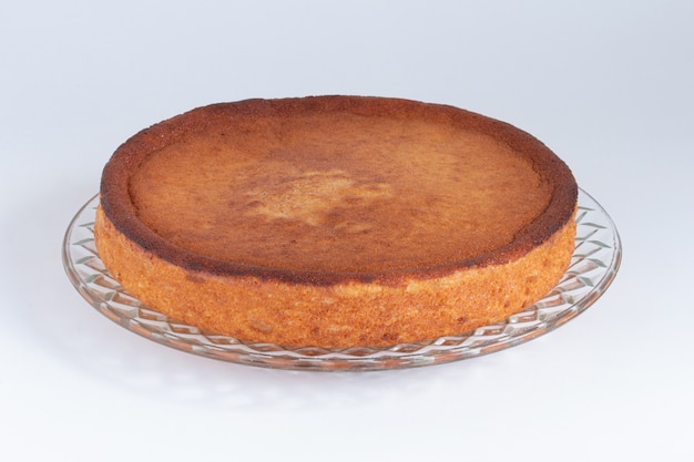 Delicioso bolo de mandioca no prato