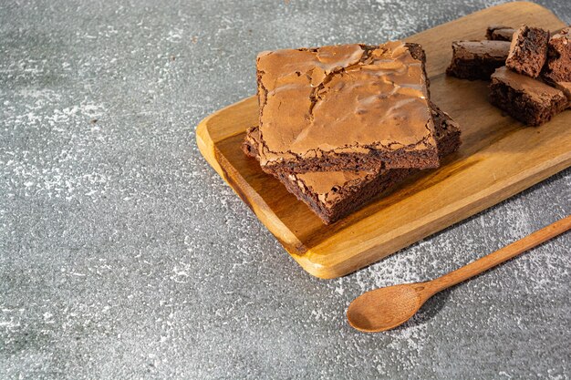 Delicioso brownie de chocolate caseiro sobre a mesa deliciosa sobremesa saborosa
