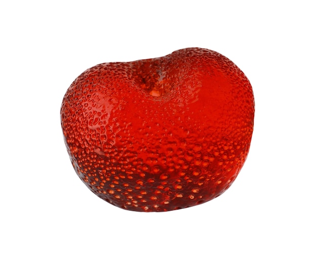 Delicioso caramelo de cereza gomoso rojo aislado en blanco