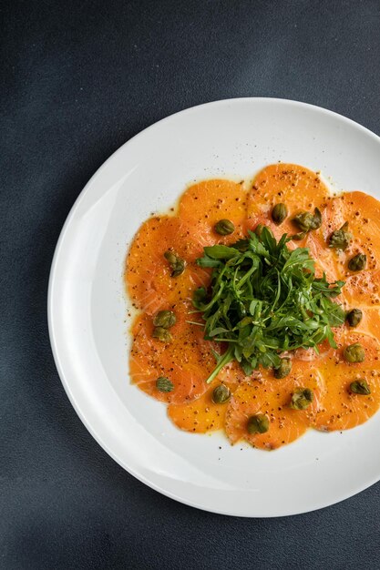 delicioso carpaccio en el restaurante