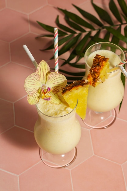 Foto delicioso cóctel de piña colada