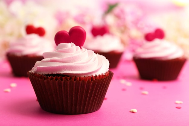 Delicioso cupcake para el primer plano del Día de San Valentín