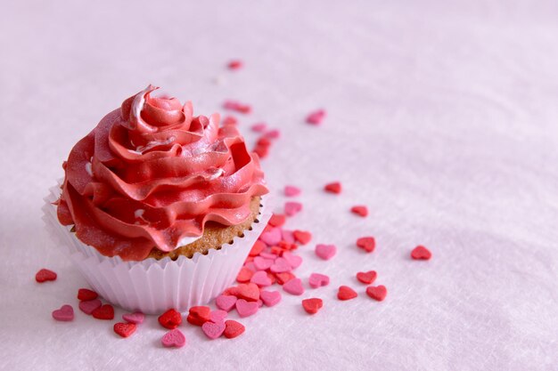 Delicioso cupcake en primer plano de la mesa