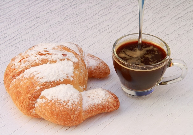 delicioso desayuno con brioche