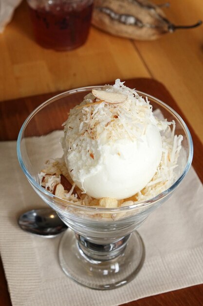 Delicioso helado de coco al estilo tailandés.