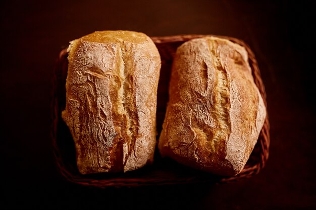 Delicioso pan ciabatta recién horneado