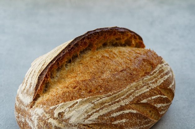 Delicioso pan colocado sobre la mesa