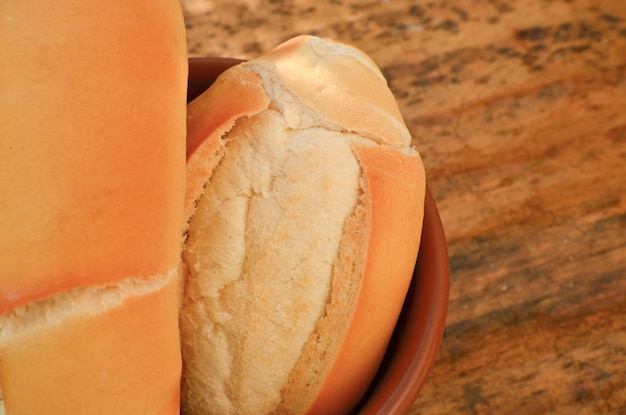 Delicioso pan francés recién horneado que se muestra en esta deliciosa imagen