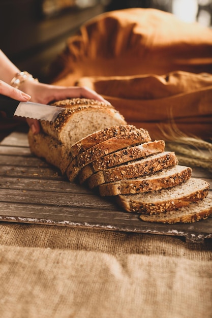 delicioso pan horneado de estética natural