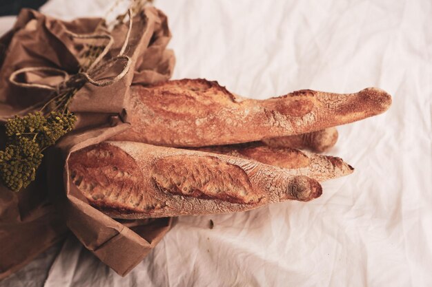 delicioso pan horneado de estética natural