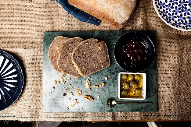 Delicioso pan en la mesa