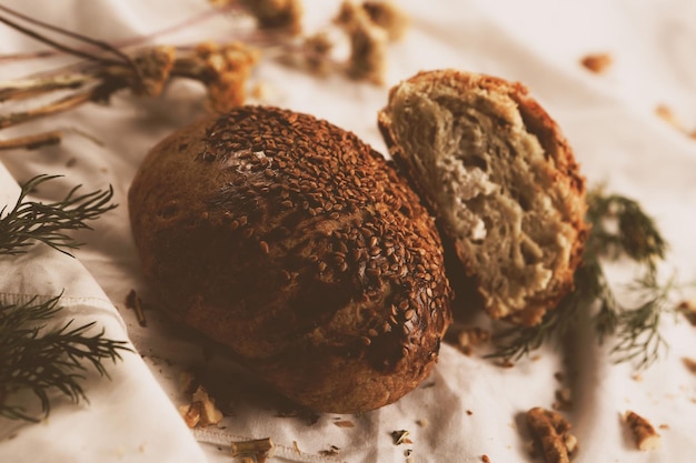 Delicioso pão assado estético natural