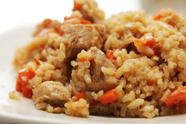 Delicioso pilaf con carne