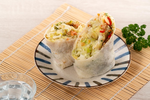 Delicioso popiah lumpia comida de rolinho primavera taiwanês