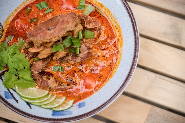 delicioso ramen de cangrejo rojo