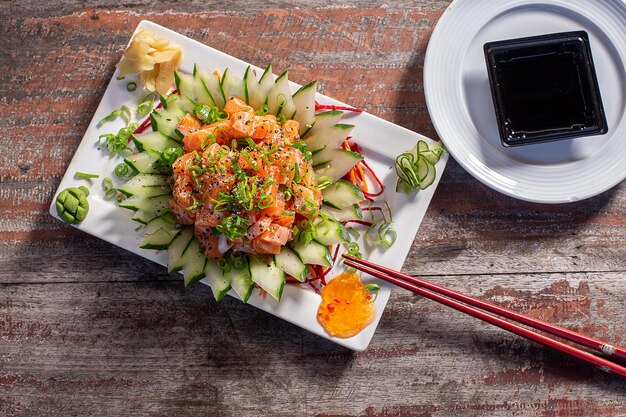 Un delicioso tartar de salmón fresco