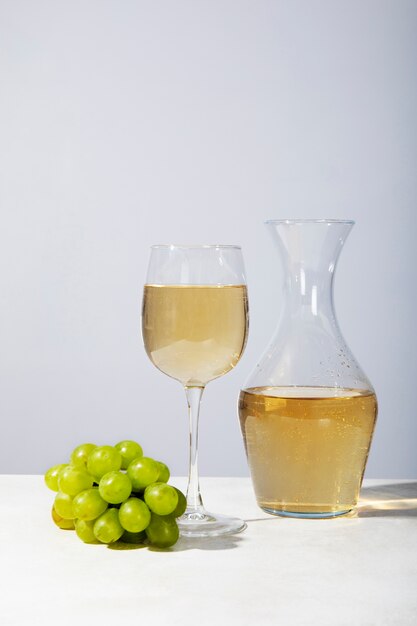 Foto delicioso vinho de alta qualidade natureza morta