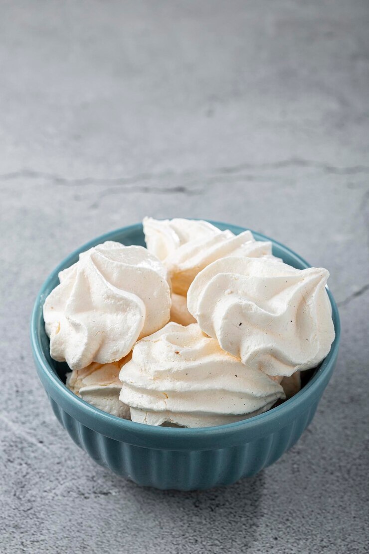 Foto deliciosos biscoitos de merengue na tigela
