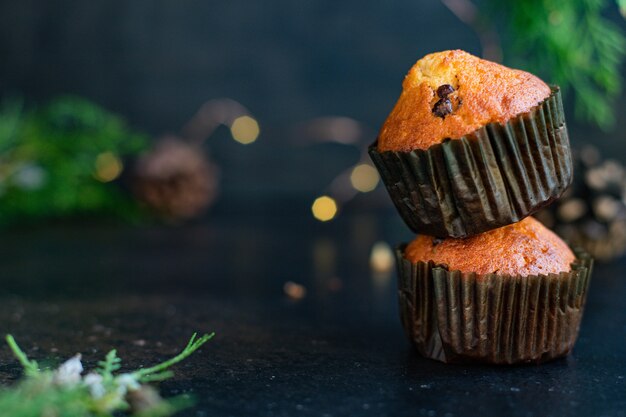 Deliciosos cupcakes en la mesa