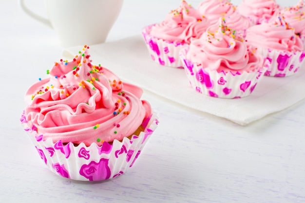 Deliciosos cupcakes rosa