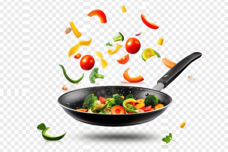 Deliciosos espaguetis en una sartén con tomates frescos albahaca y especias perfectos para una sabrosa comida italiana