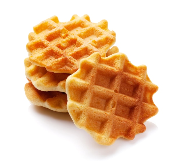 Deliciosos gofres belgas aislados en blanco