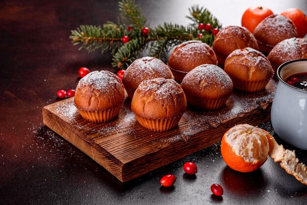 Deliciosos muffins de cacao fresco para Navidad