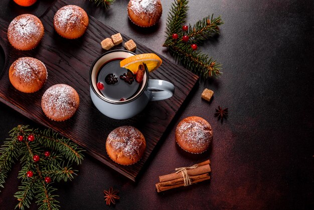 Deliciosos muffins de cacao fresco para Navidad