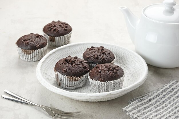 Deliciosos muffins de chocolate con chips de choco