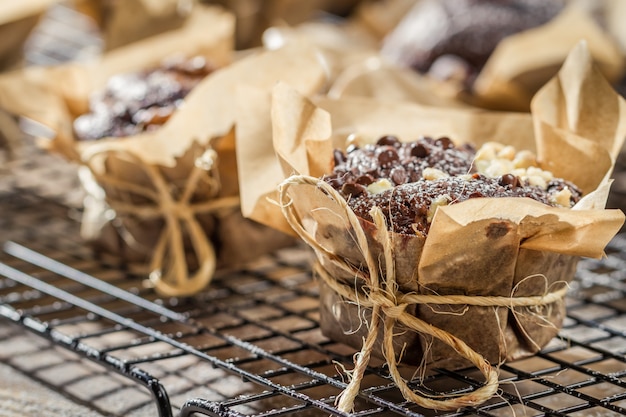 Foto deliciosos muffins con chocolate