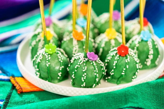 Deliciosos pasteles de cactus para la celebración del cinco de mayo