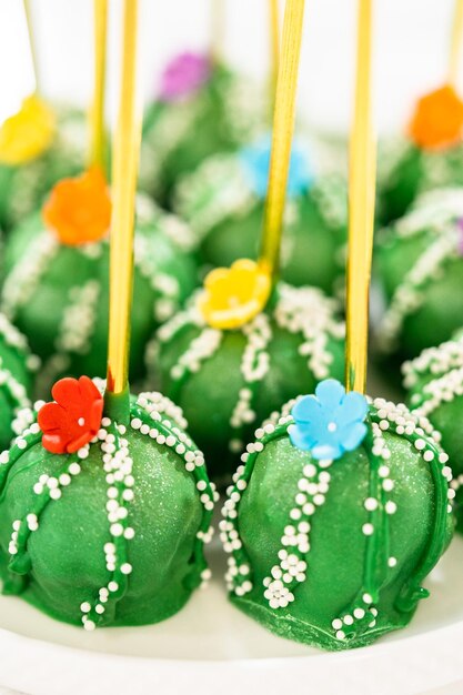 Deliciosos pasteles de cactus para la celebración del cinco de mayo